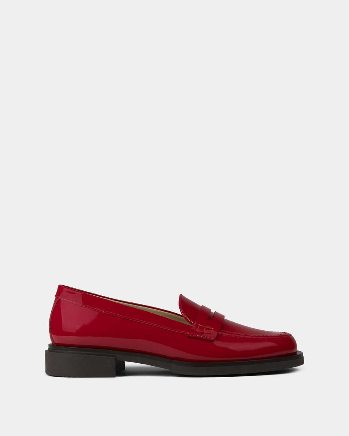 kallu-kallú-red-patent-leather-loafers-for-women-made-in-spain-loafers-moccasins