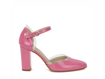 Descubre nuestra exclusiva línea de zapatos de salón en charol rosa, con un tacón de 7,5 cm para elevar tu estilo. Sumérgete en la sofisticación de nuestras ediciones limitadas y el lujo silencioso, todos elaborados con precisión en España.